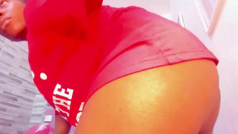 Snapshot of alana_roos chatting on February 11, 2025, 6:33 pm Alana online show from February 11, 2025, 6:33 pm