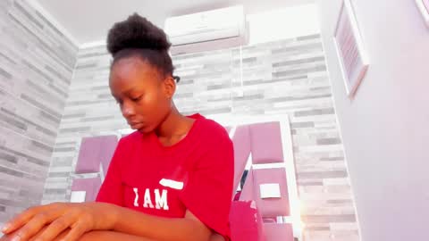 Snapshot of alana_roos chatting on February 11, 2025, 9:35 pm Alana online show from February 11, 2025, 9:35 pm