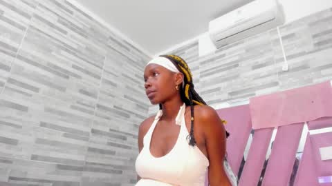 Snapshot of alana_roos chatting on February 26, 2025, 6:32 pm Alana online show from February 26, 2025, 6:32 pm