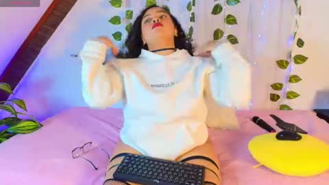Snapshot of alanaa_gomezz chatting on June 18, 2026, 6:56 pm Alana Gmez online show from June 18, 2026, 6:56 pm