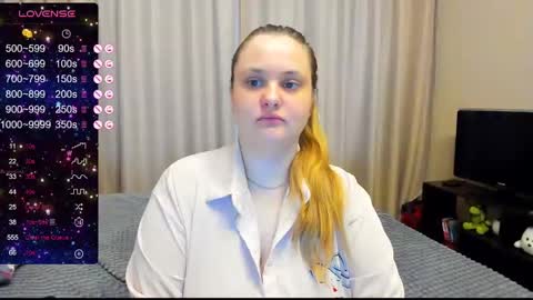 Julia online show from February 5, 2025, 11:02 am