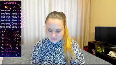 Julia online show from February 6, 2025, 9:11 am