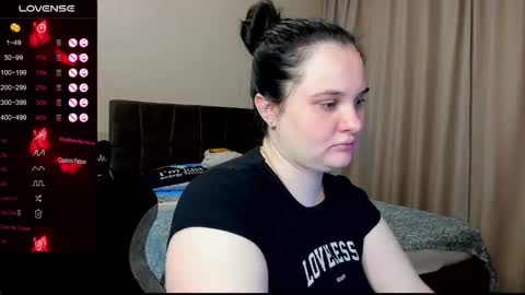 Julia online show from October 15, 2025, 12:33 am