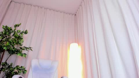 Alana silvana online show from February 15, 2025, 5:28 pm