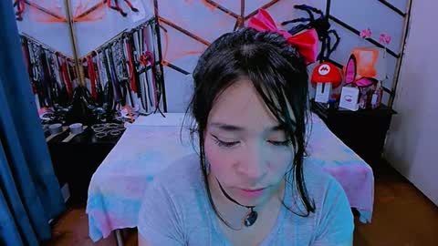 Alana online show from October 21, 2025, 7:36 pm