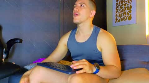 Snapshot of alanferrer chatting on July 7, 2026, 11:14 am Alan Ferrer online show from July 7, 2026, 11:14 am