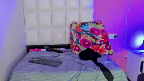 Snapshot of alanna_hot3 chatting on May 27, 2026, 1:57 am Ana online show from May 27, 2026, 1:57 am