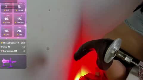 Snapshot of alanna_sloppy chatting on April 30, 2026, 8:57 pm alana silver online show from April 30, 2026, 8:57 pm