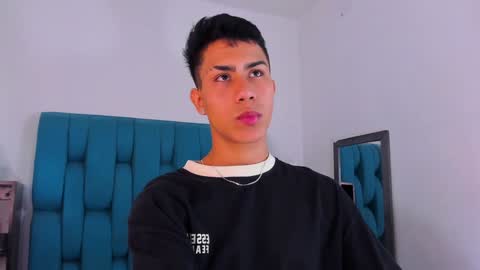 alannaughty_ online show from December 1, 2024, 8:53 pm