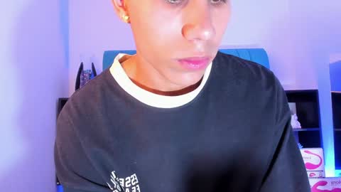 alannaughty_ online show from December 18, 2024, 9:18 pm