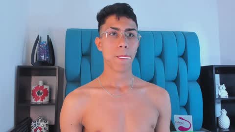 alannaughty_ online show from December 27, 2024, 8:39 pm