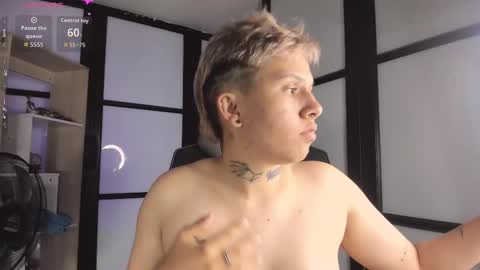 Snapshot of alanred_ chatting on September 16, 2025, 10:00 pm alanred_ online show from September 16, 2025, 10:00 pm