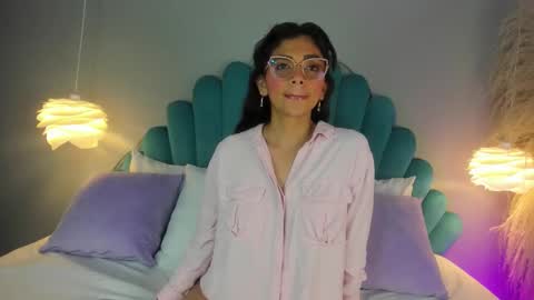 Alassia Hocthner online show from October 27, 2025, 11:36 am