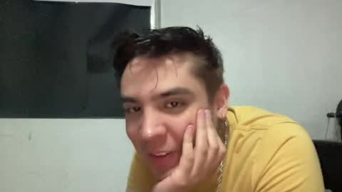 Snapshot of alber753713 chatting on June 27, 2026, 5:23 am alber753713 online show from June 27, 2026, 5:23 am