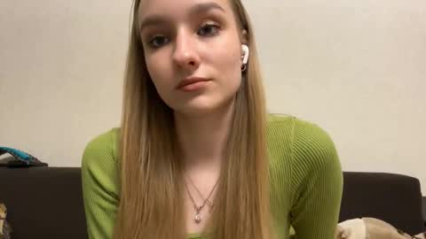 Snapshot of albinaallgood chatting on February 23, 2026, 7:33 pm Lina online show from February 23, 2026, 7:33 pm