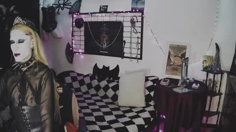 Mistic witch online show from February 3, 2025, 9:41 am