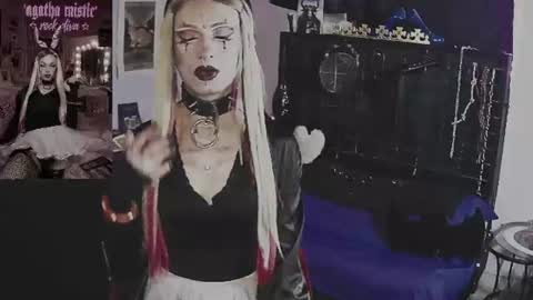 Mistic witch online show from July 25, 2026, 6:49 pm