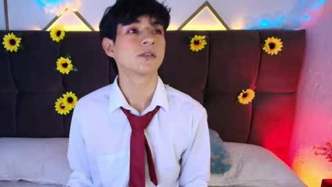 ale_aurarashi online show from April 19, 2026, 5:07 am