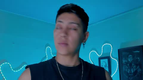 Alejandra online show from April 24, 2026, 6:43 pm