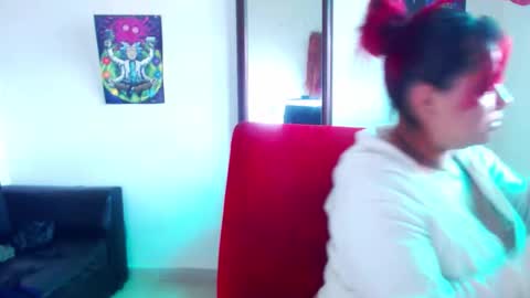 Snapshot of aleja2530 chatting on November 17, 2025, 5:08 pm aleja online show from November 17, 2025, 5:08 pm