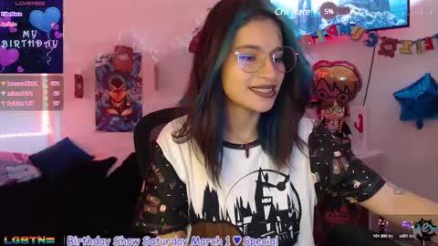 Snapshot of alejabeltran chatting on March 1, 2025, 5:16 pm Aleja online show from March 1, 2025, 5:16 pm