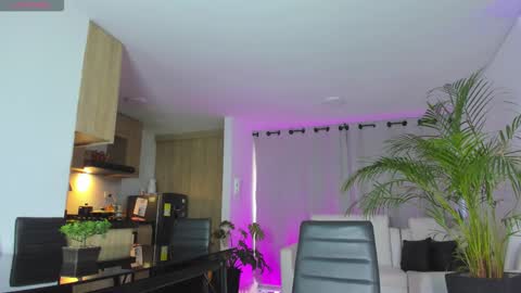 A L E J A N D R A online show from November 8, 2025, 10:59 am