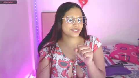 Snapshot of alejaharker chatting on February 24, 2025, 1:35 am Aleja Harker online show from February 24, 2025, 1:35 am