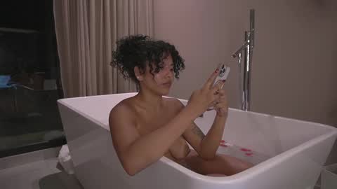 Snapshot of alejandra_kiss98 chatting on December 21, 2024, 6:41 am O.F alejandra h1998 stream 300 pm - 1100 pm online show from December 21, 2024, 6:41 am