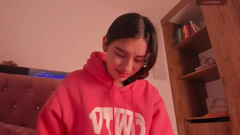 alejandraaa_ online show from October 30, 2025, 3:41 am