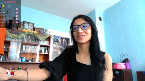 Snapshot of alejandracherry_ chatting on December 17, 2024, 11:49 am Alejandra online show from December 17, 2024, 11:49 am