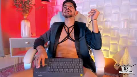 Alejo  online show from February 14, 2025, 11:31 pm