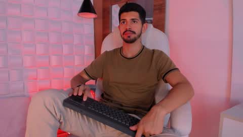 Alejo  online show from October 19, 2025, 3:40 am