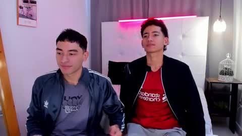 Snapshot of alejo_exotic chatting on May 7, 2026, 12:43 pm alejo_exotic online show from May 7, 2026, 12:43 pm