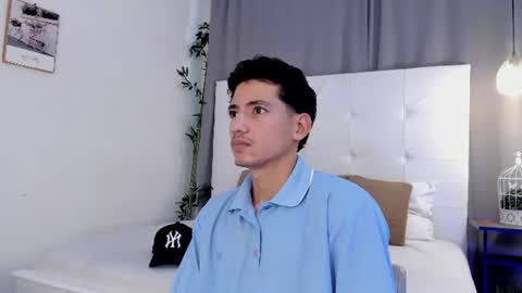 alejo_exotic online show from June 27, 2026, 12:33 pm