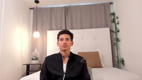 alejo_exotic online show from July 17, 2026, 12:34 pm