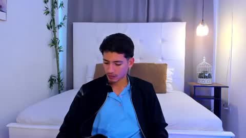 alejo_exotic online show from July 20, 2026, 1:24 pm