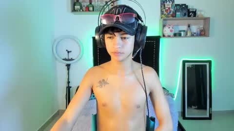 Snapshot of alejoo_storms chatting on November 19, 2025, 12:54 am alejo online show from November 19, 2025, 12:54 am