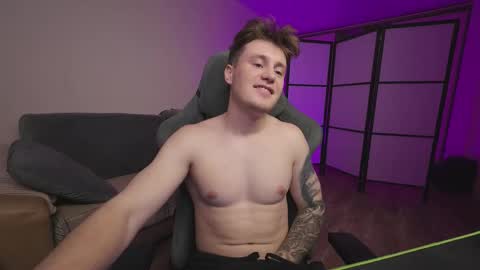 Alex and Linar online show from November 25, 2025, 10:54 pm