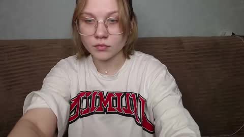 Snapshot of aleksaflirt chatting on January 3, 2025, 5:20 pm Aleksa online show from January 3, 2025, 5:20 pm