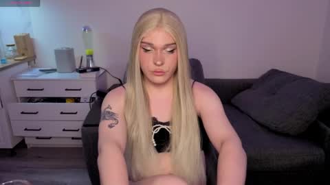 ALENA  INDEPENDENT MODEL online show from April 24, 2026, 2:30 pm