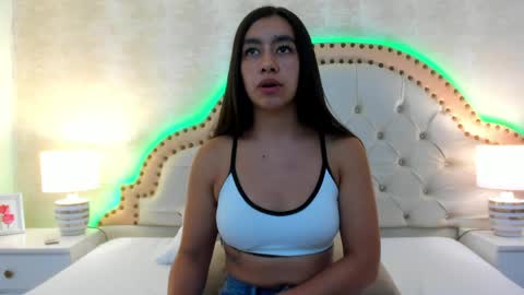 Snapshot of alenacoleman chatting on May 22, 2026, 12:00 pm ALENA online show from May 22, 2026, 12:00 pm