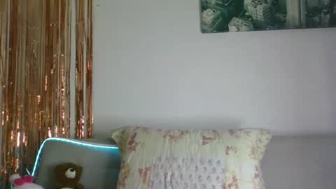 QUEEN OFF MILk  IM BACK  15 NOV online show from November 29, 2025, 9:29 pm