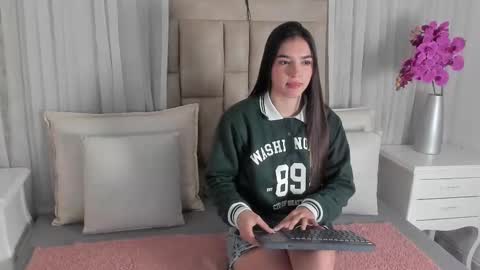 Snapshot of aleska_romanov chatting on October 3, 2025, 11:29 am ALESKA online show from October 3, 2025, 11:29 am