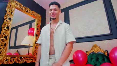 Snapshot of aless_king chatting on February 14, 2025, 12:14 pm Alessandro King online show from February 14, 2025, 12:14 pm