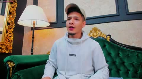 Snapshot of aless_king chatting on March 4, 2025, 11:40 am Alessandro King online show from March 4, 2025, 11:40 am