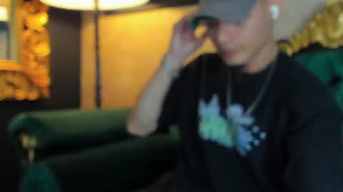 Snapshot of aless_king chatting on June 18, 2026, 11:53 pm Alessandro King online show from June 18, 2026, 11:53 pm