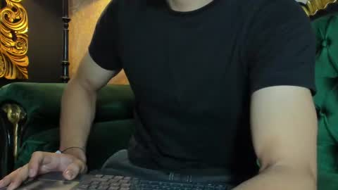 Snapshot of aless_king chatting on July 9, 2026, 10:25 pm Alessandro King online show from July 9, 2026, 10:25 pm
