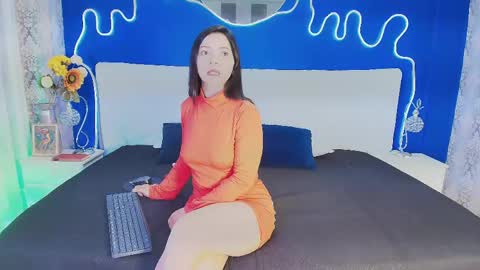 alessa_novva online show from April 23, 2026, 12:04 pm