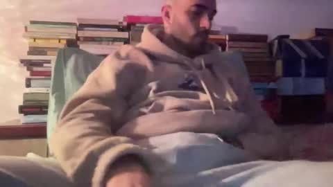 alessandromori91 online show from April 5, 2026, 9:01 pm