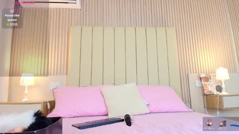 Alejandra  online show from February 10, 2026, 12:09 pm